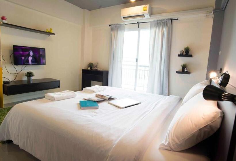 اتاق لوکس با تخت بزرگ, A18