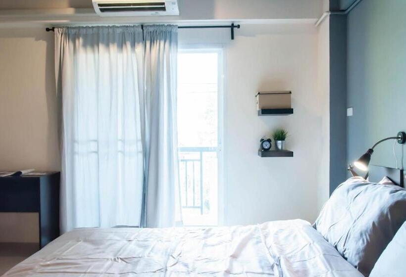 اتاق لوکس با تخت بزرگ, A18