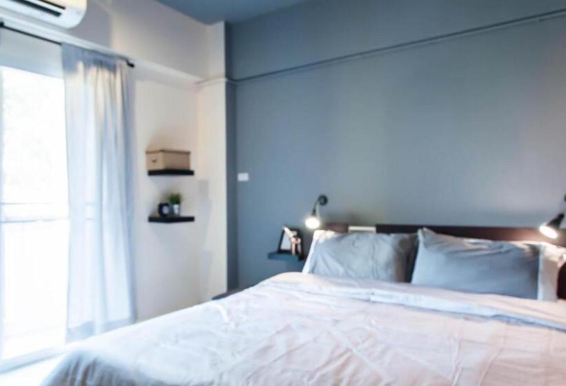 اتاق لوکس با تخت بزرگ, A18