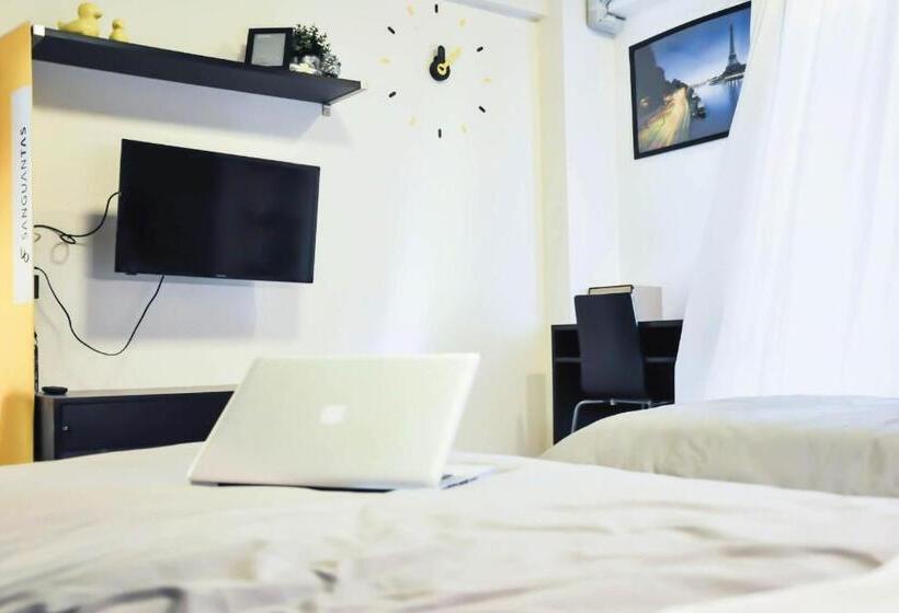 اتاق لوکس, A18