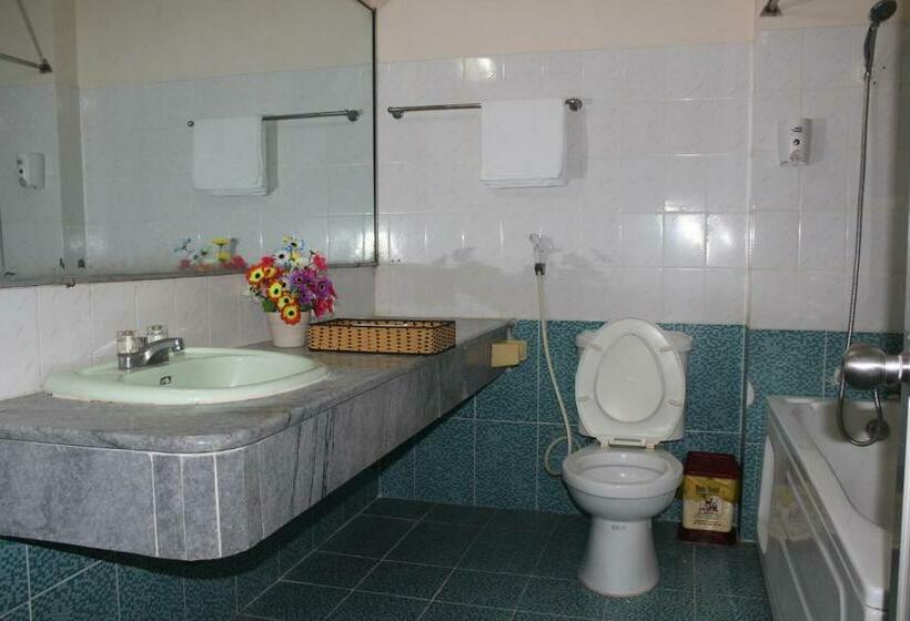 اتاق استاندارد چهار تخته, Nhat Binh