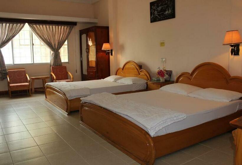 اتاق استاندارد چهار تخته, Nhat Binh