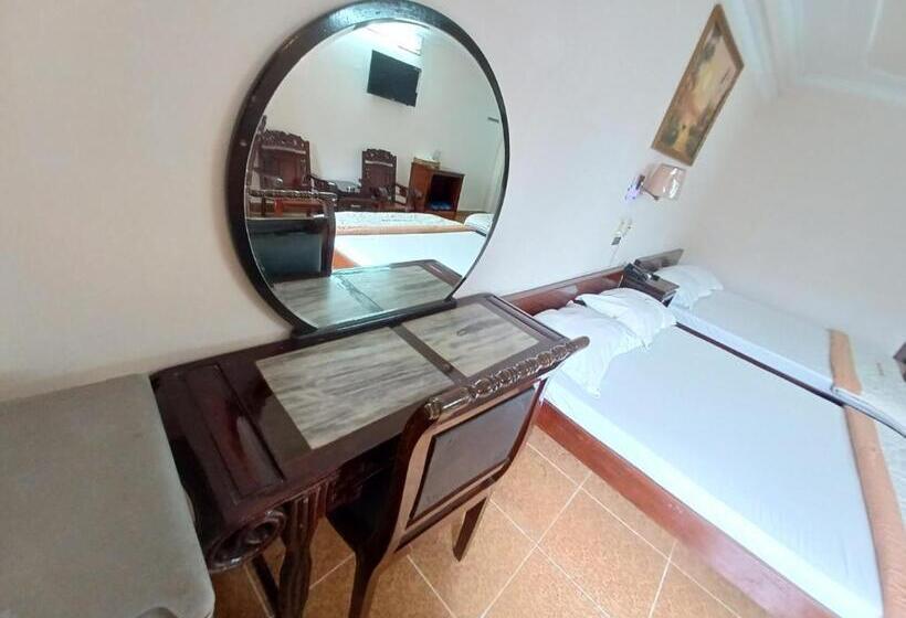 اتاق استاندارد سه نفره, Nhat Binh