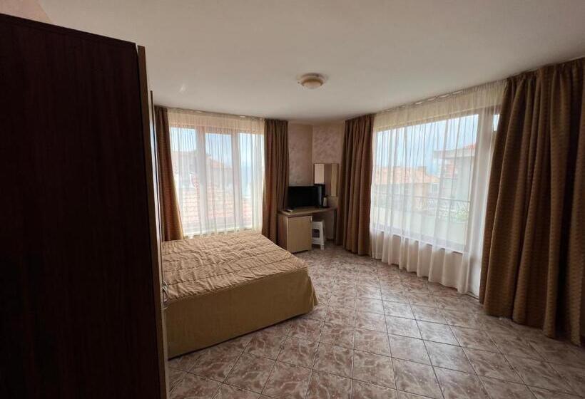 标准间, Stamatovi Family