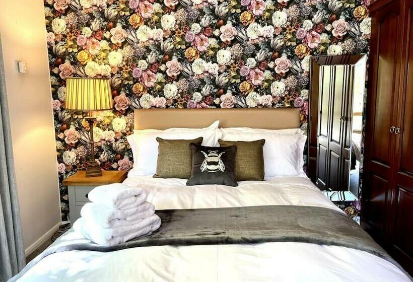 침실 4개 주택, Seven Limes