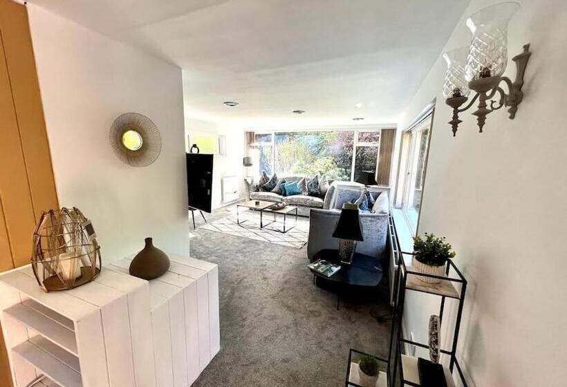 침실 4개 주택, Seven Limes