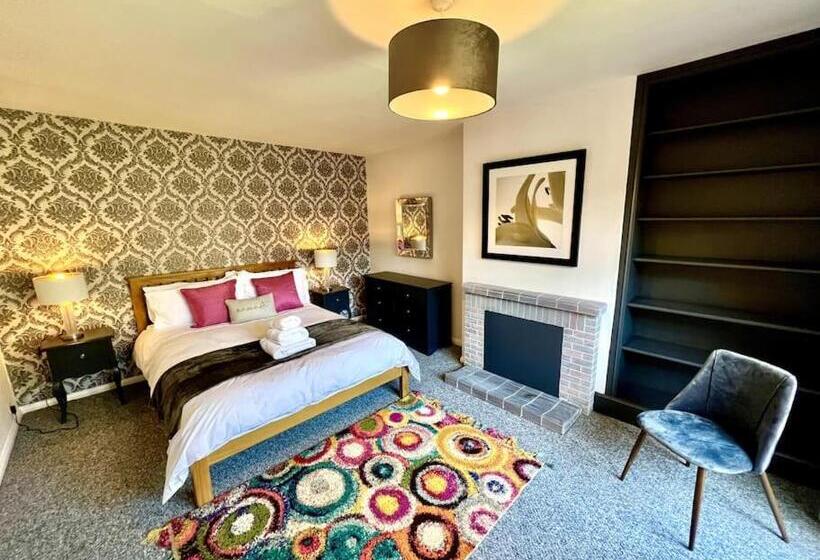 침실 4개 주택, Seven Limes