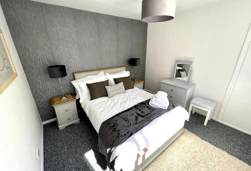 침실 4개 주택, Seven Limes