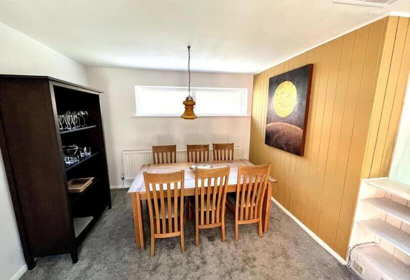 침실 4개 주택, Seven Limes