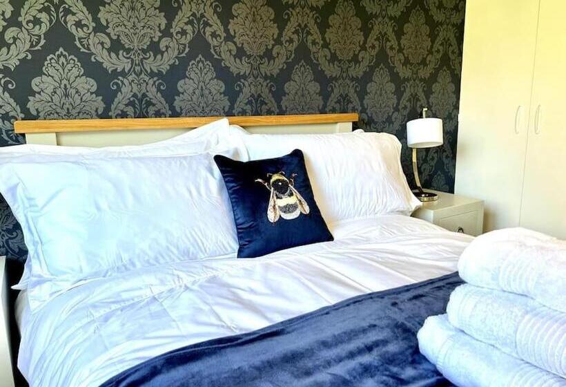 침실 4개 주택, Seven Limes