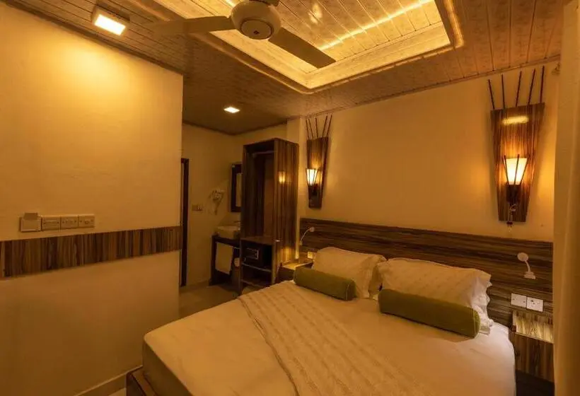 Quarto Estandar, Batuta Maldives Fourson