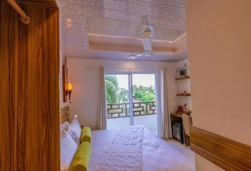 Quarto Estandar, Batuta Maldives Fourson
