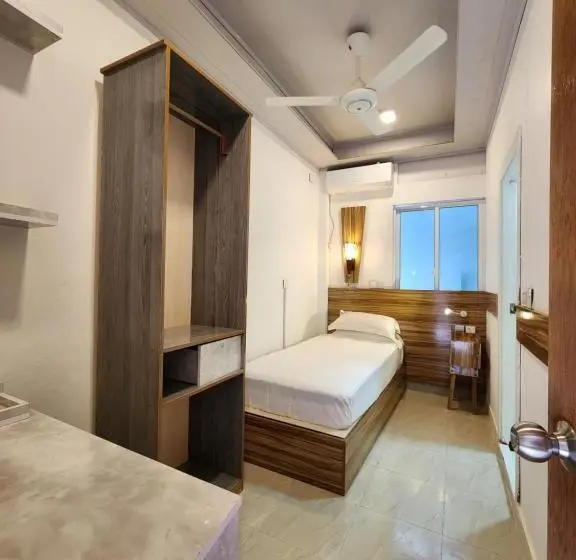 Quarto Economy Individual, Batuta Maldives Fourson