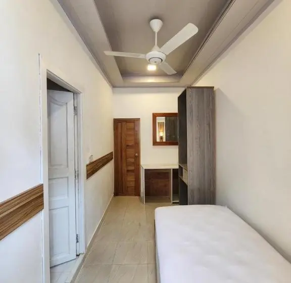 Quarto Economy Individual, Batuta Maldives Fourson