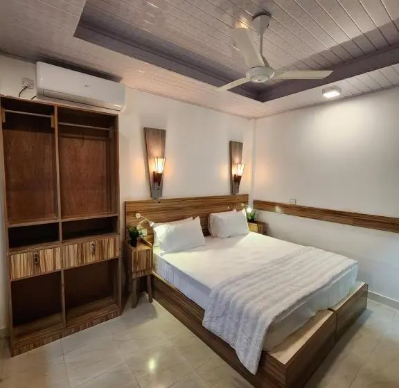 Quarto Economy, Batuta Maldives Fourson