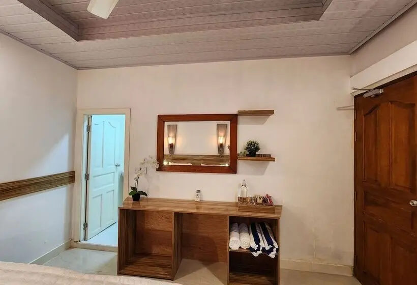 Quarto Estandar, Batuta Maldives Fourson