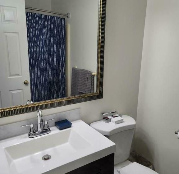 Номер Deluxe, Stardust Motel