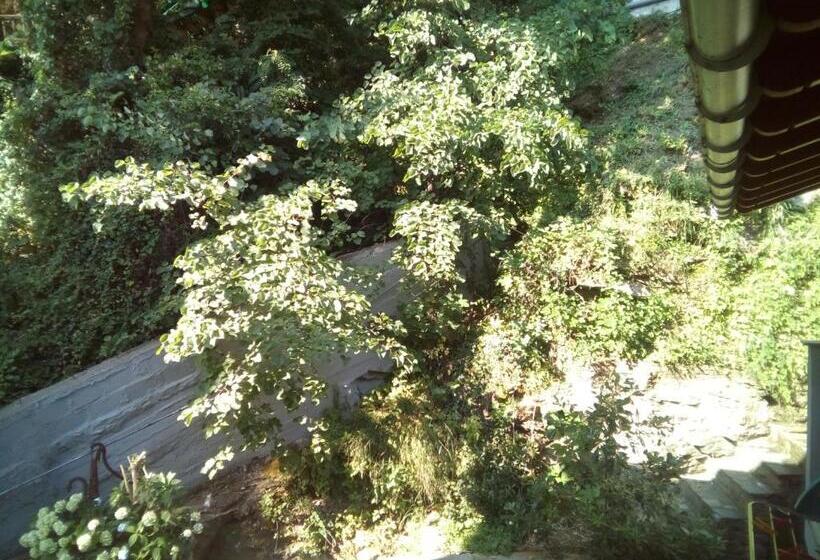 חדר סטנדרט לשלושה עם נוף לגינה, Anesis