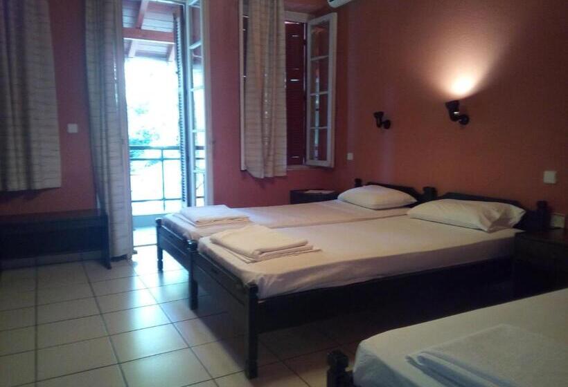 Трехместный Номер Стандарт Вид на Сад, Anesis