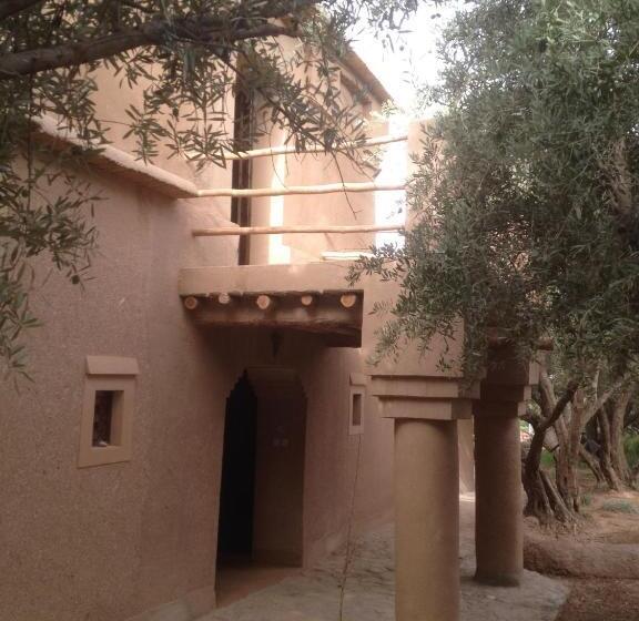 اتاق استاندارد سه تخته با بالکن, Dar Lorkam