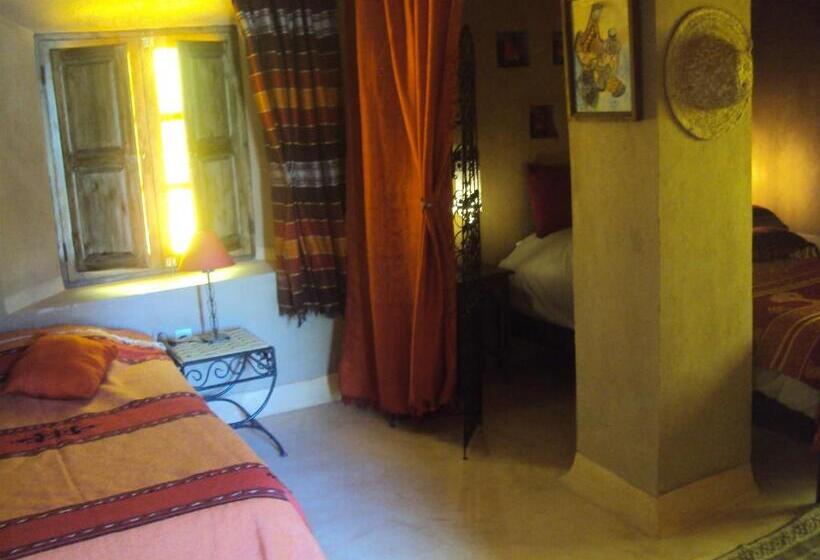 اتاق استاندارد سه تخته با بالکن, Dar Lorkam