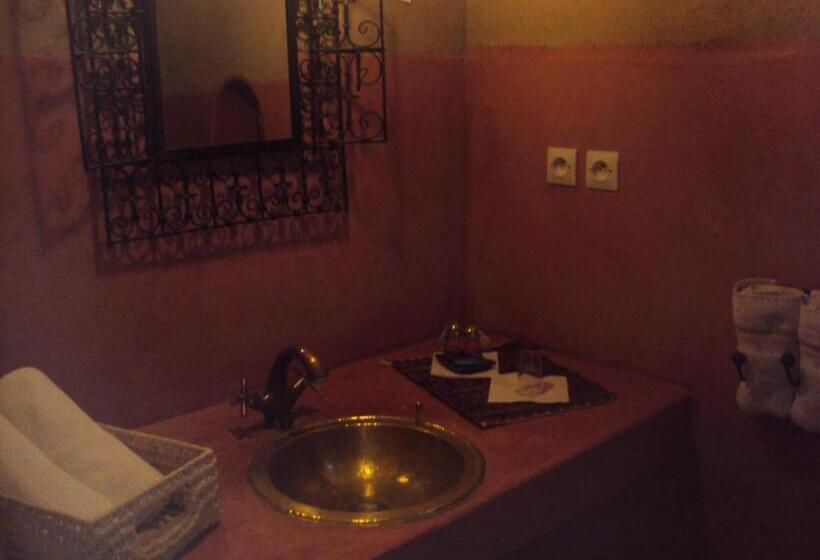 اتاق استاندارد, Dar Lorkam