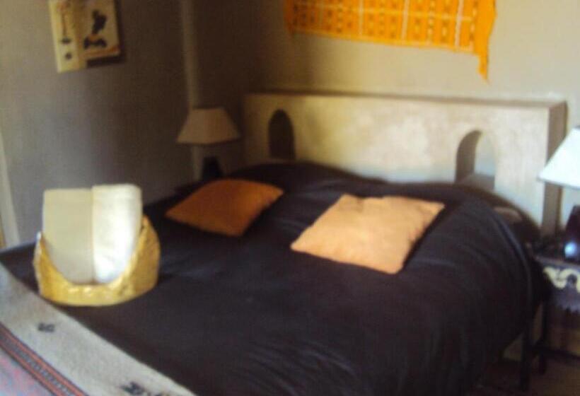 سوییت خانوادگی, Dar Lorkam