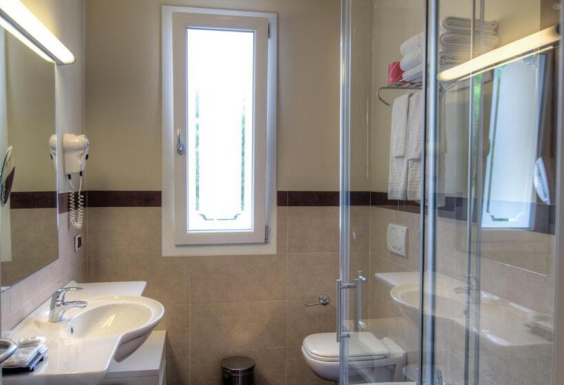 테라스 주니어 스위트, Kent