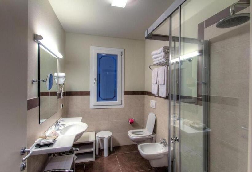 테라스 주니어 스위트, Kent