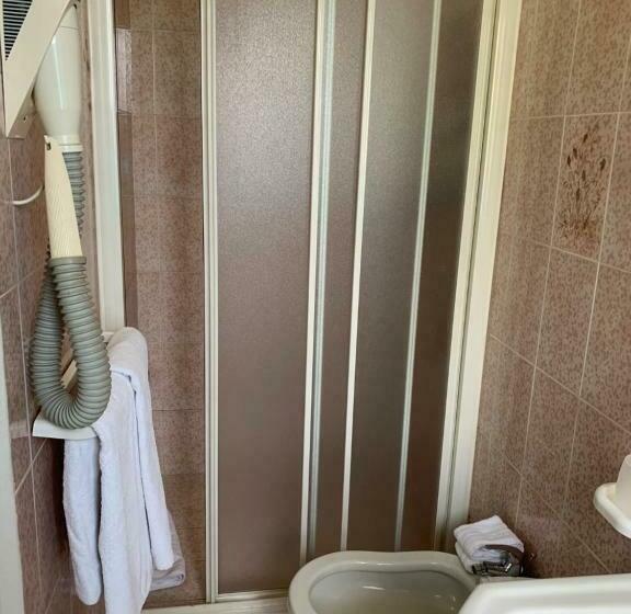 اتاق استاندارد سه نفره, Spiaggia Marconi