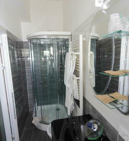 اتاق استاندارد سه نفره, Spiaggia Marconi