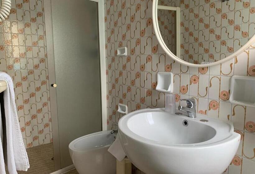 اتاق استاندارد چهار تخته, Spiaggia Marconi