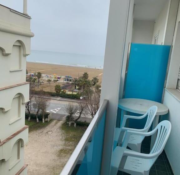 اتاق استاندارد یک نفره با چشم‌انداز دریا, Spiaggia Marconi