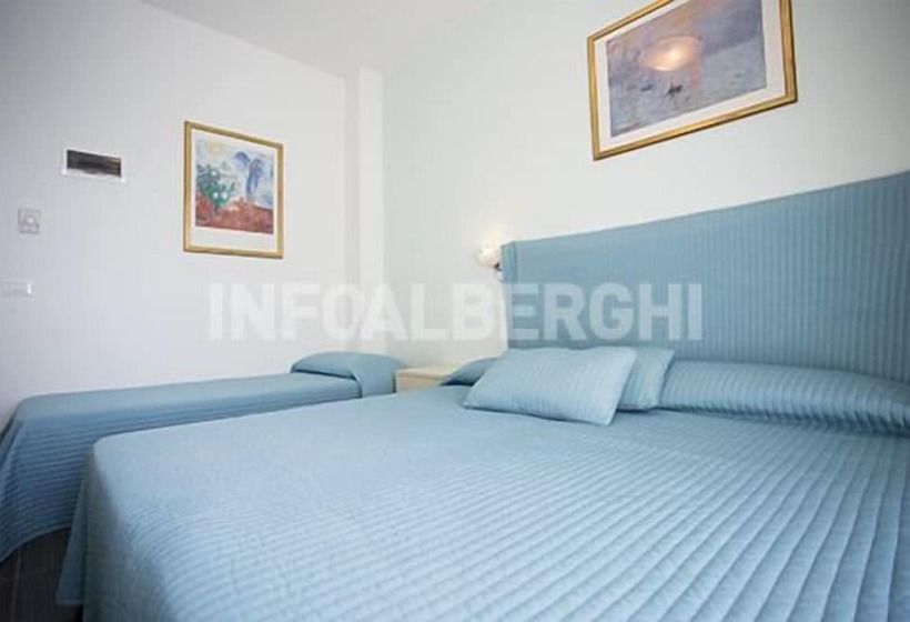 اتاق استاندارد سه نفره, Spiaggia Marconi