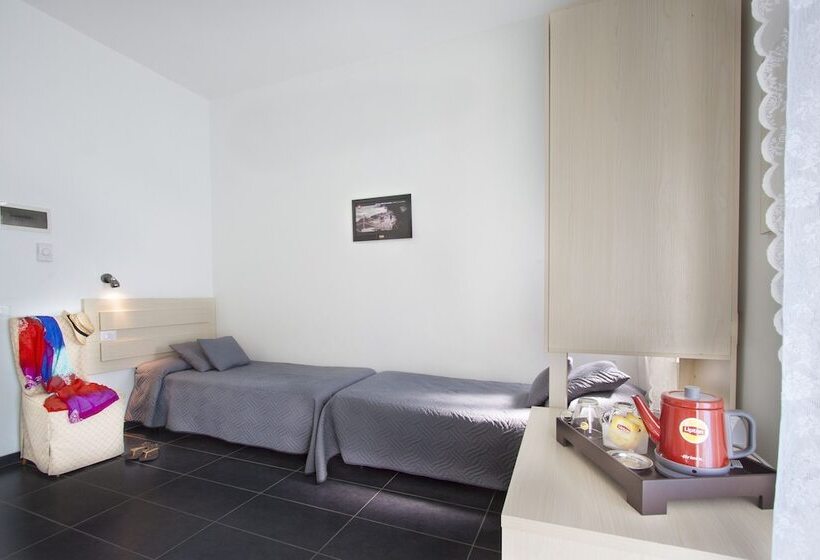 اتاق استاندارد چهار تخته, Spiaggia Marconi