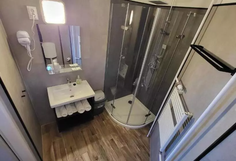 Standard-huone, Szeleta