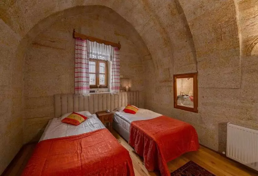 デラックスルーム, Temenni Evi