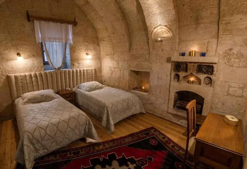 デラックスルーム, Temenni Evi