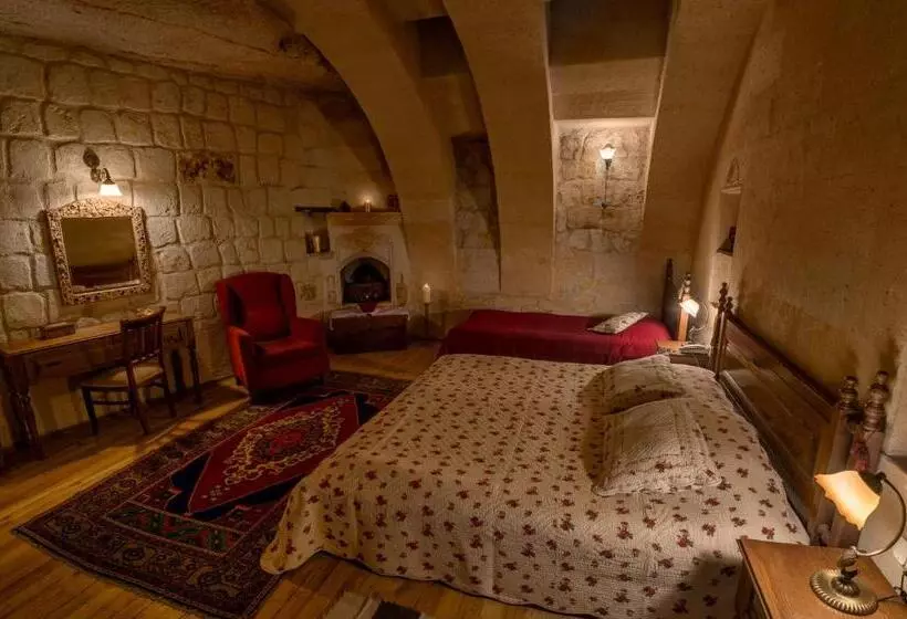 デラックスルーム, Temenni Evi