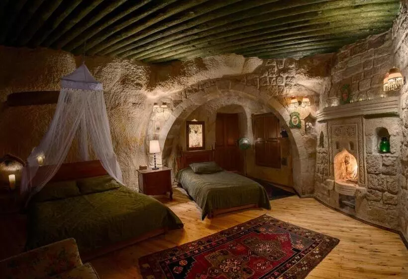 デラックスルーム, Temenni Evi