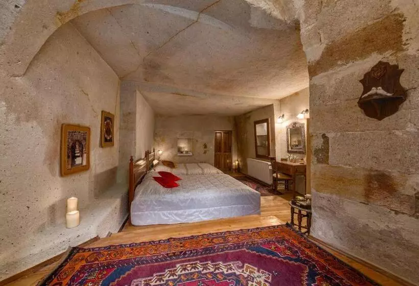 デラックスルーム, Temenni Evi