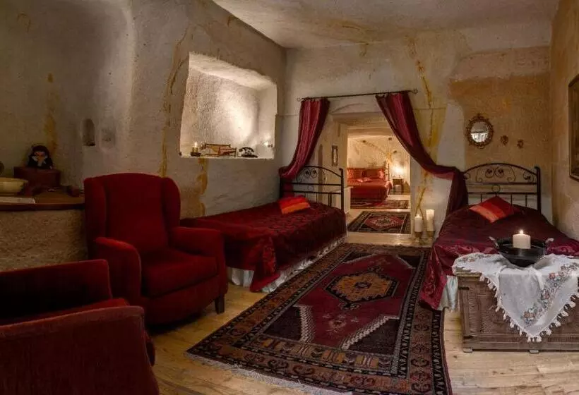 スイート, Temenni Evi
