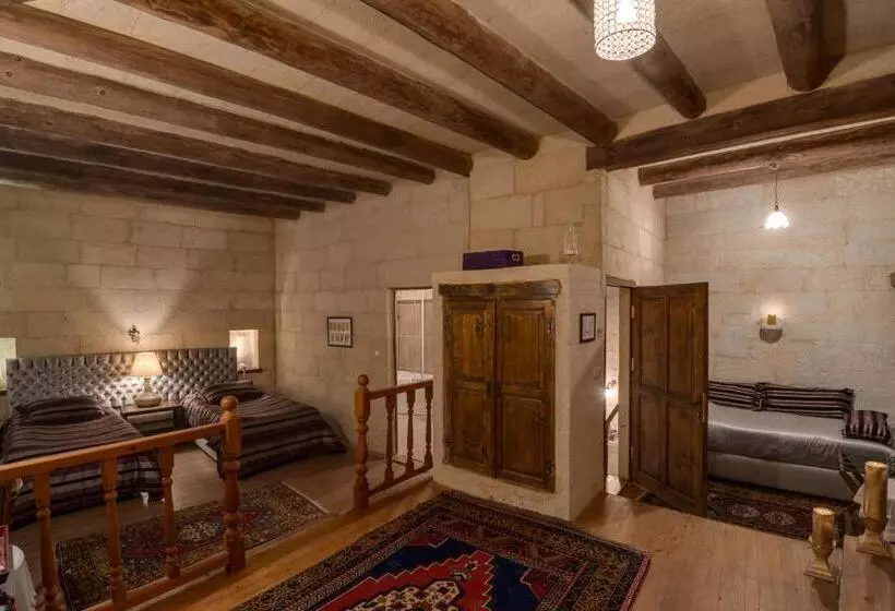 スイート, Temenni Evi