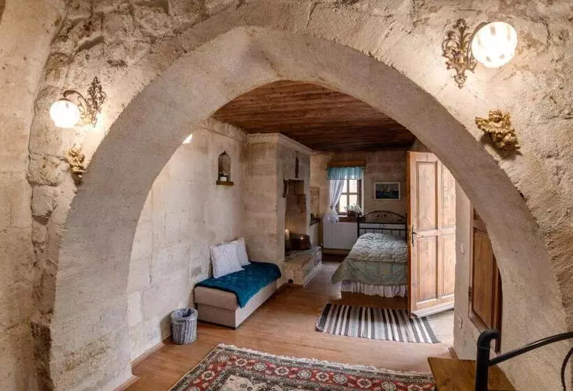 デラックスルーム, Temenni Evi