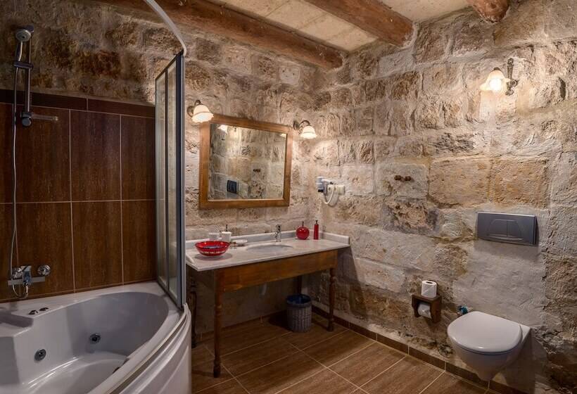 디럭스 룸, Temenni Evi