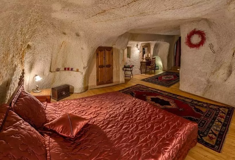 スタンダードルーム, Temenni Evi