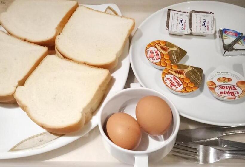 اتاق خانوادگی, Travelers House