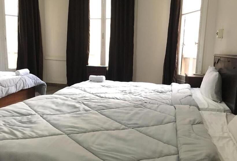 اتاق خانوادگی, Travelers House