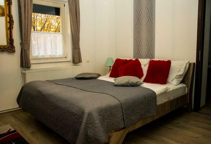 Номер Стандарт, Vadász Panzió és étterem