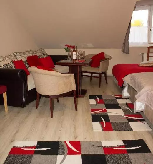スタンダード４人部屋, Vadász Panzió és étterem